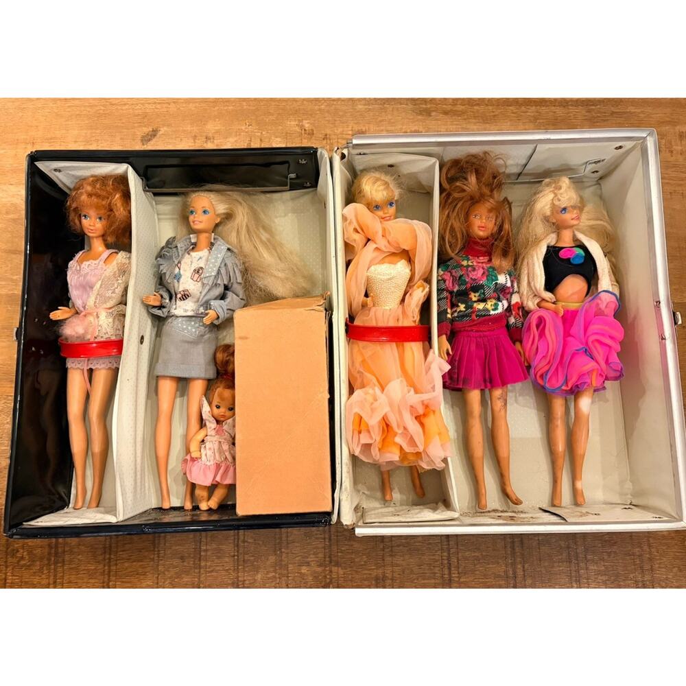 Vintage 1962 Barbie Carrying Case With 6 Vintages Barbies 1966/71 - Picture 7 of 16